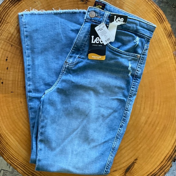 NWT Women's LEE Heritage High Rise Stretch Kick Flare Denim Jeans Size 10 M - Picture 1 of 11